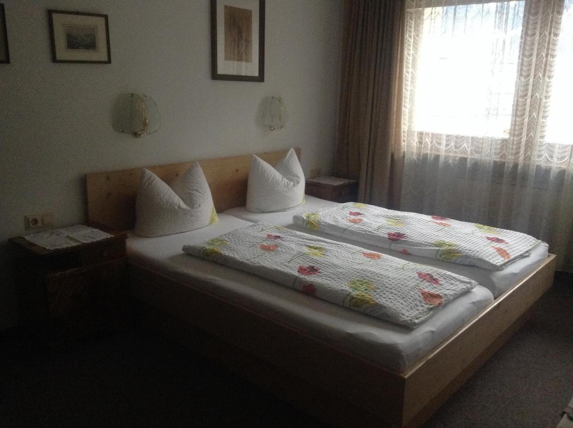Ferienwohnung Blumen Penz Zell am Ziller Room photo